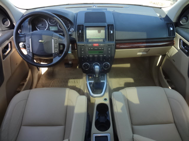 Land Rover LR2 2008 photo 4