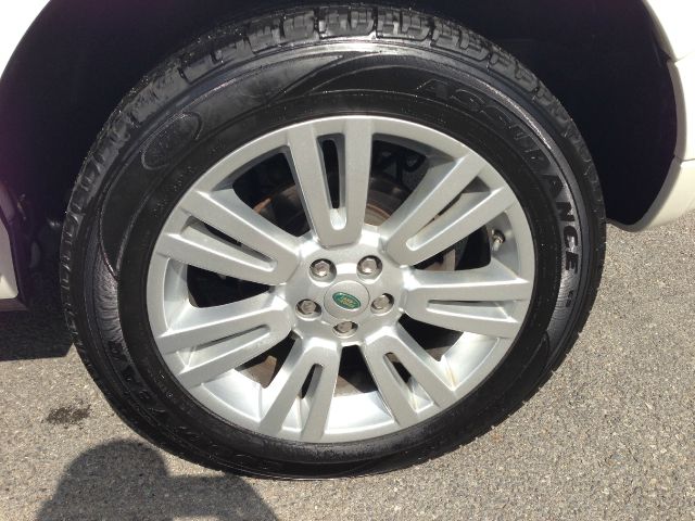 Land Rover LR2 2010 photo 20