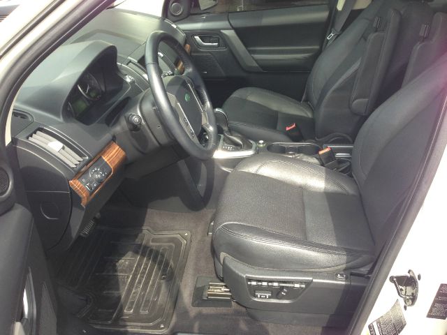 Land Rover LR2 2010 photo 3