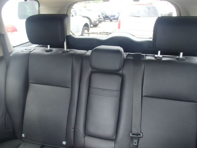 Land Rover LR2 2010 photo 17
