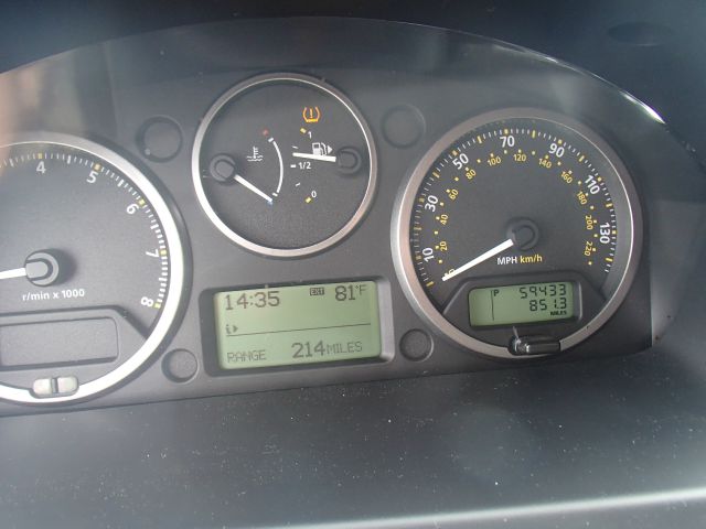 Land Rover LR2 2010 photo 4