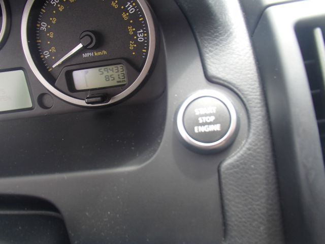 Land Rover LR2 2010 photo 5