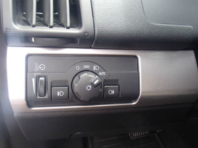 Land Rover LR2 2010 photo 6