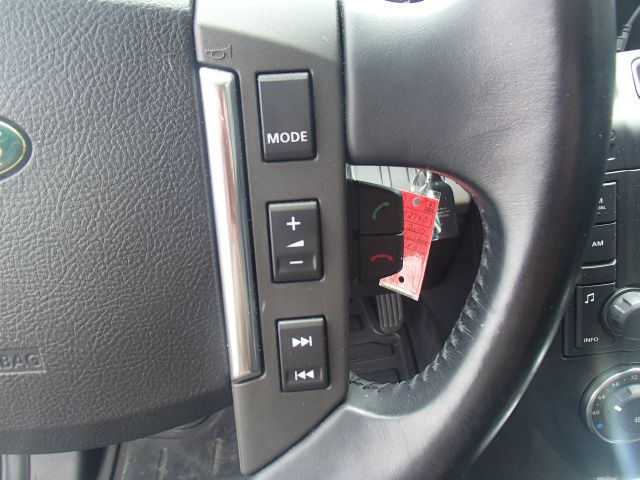 Land Rover LR2 2010 photo 7