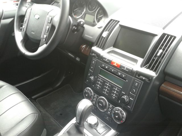 Land Rover LR2 2012 photo 4