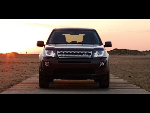 Land Rover LR2 2014 photo 2