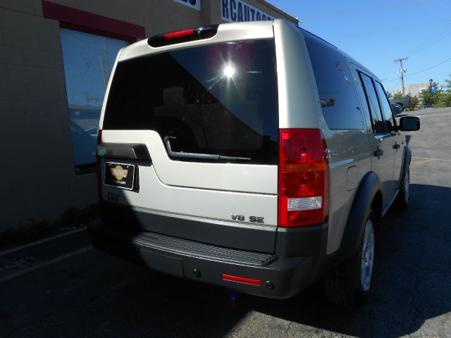 Land Rover LR3 SE SUV