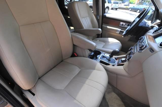 Land Rover LR4 2010 photo 16