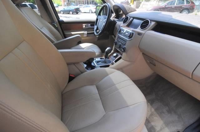 Land Rover LR4 2010 photo 8