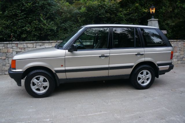 Land Rover Range Rover SUV Adventure SUV