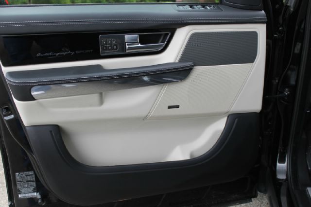 Land Rover Range Rover Sport 2013 photo 2
