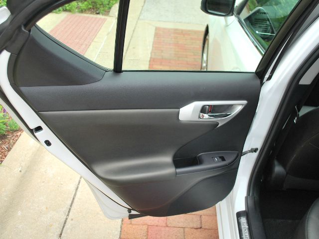 Lexus CT 200h 2012 photo 12