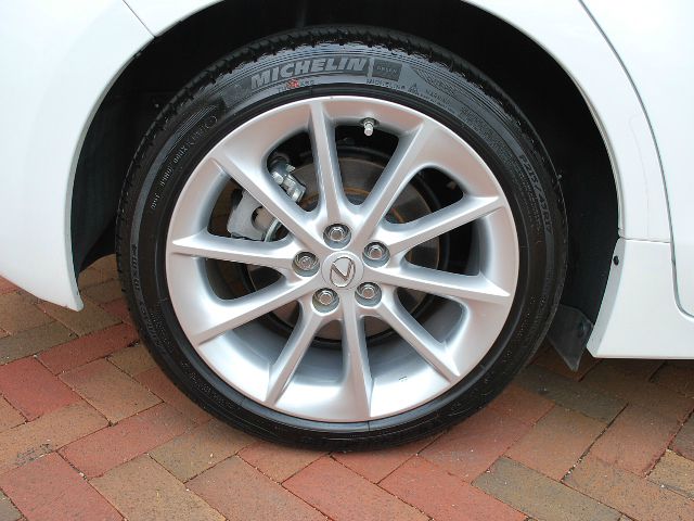 Lexus CT 200h 2012 photo 21