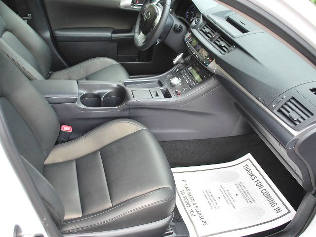 Lexus CT 200h 2012 photo 4