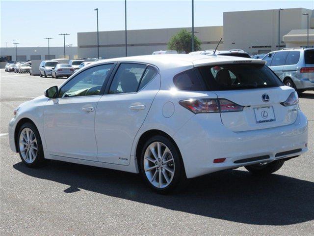 Lexus CT 200h 2012 photo 3