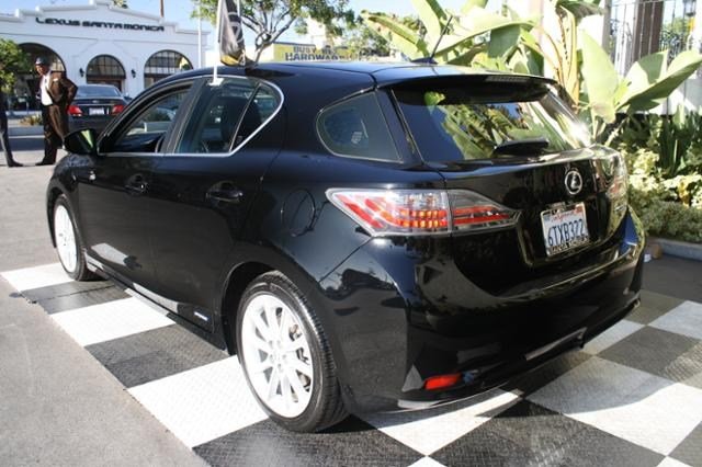 Lexus CT 200h 2012 photo 3