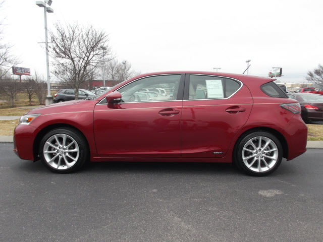 Lexus CT 200h 2012 photo 3