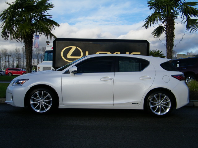 Lexus CT 200h 2012 photo 1