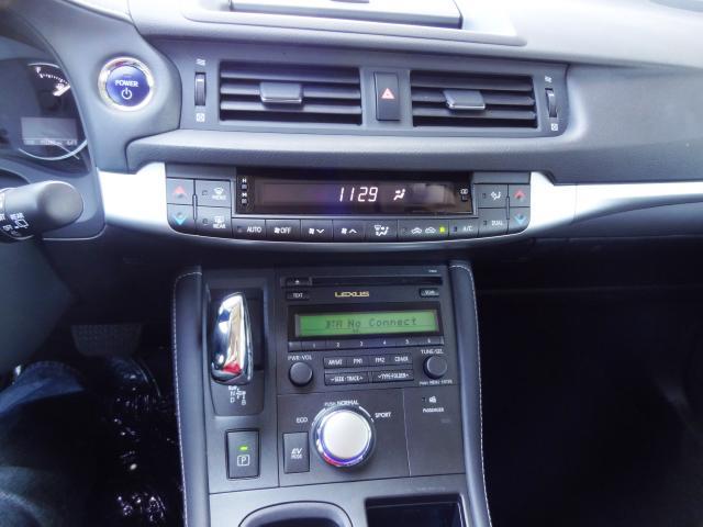 Lexus CT 200h 2012 photo 21