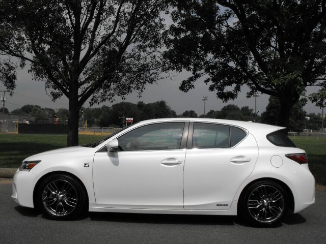 Lexus CT 200h 2012 photo 4