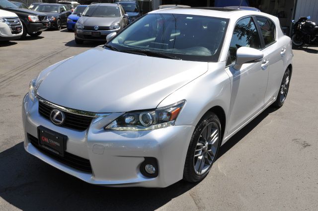 Lexus CT 200h 2013 photo 1
