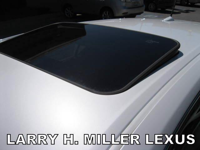 Lexus CT 200h 2013 photo 2
