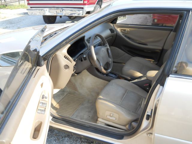 Lexus ES 300 1992 photo 2