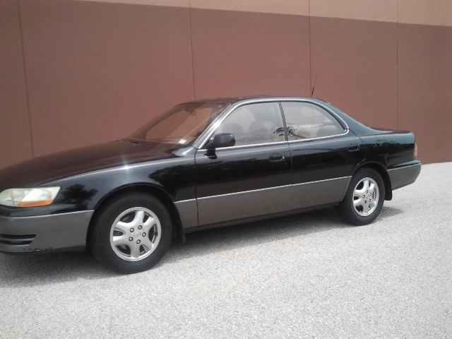 Lexus ES 300 1994 photo 2
