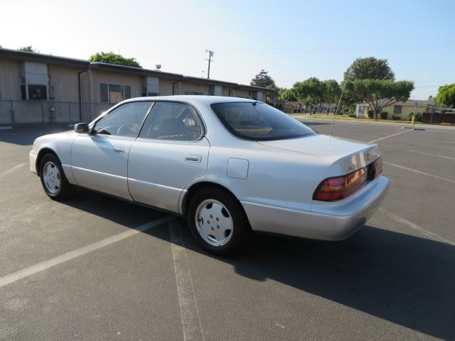 Lexus ES 300 1994 photo 3
