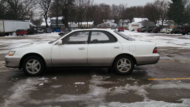 Lexus ES 300 1995 photo 1