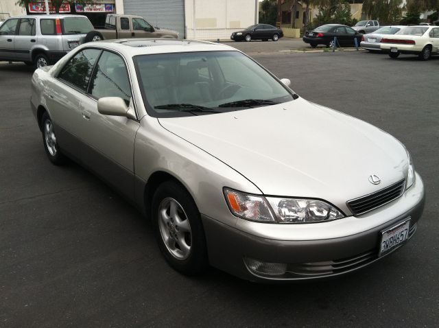Lexus ES 300 1997 photo 4