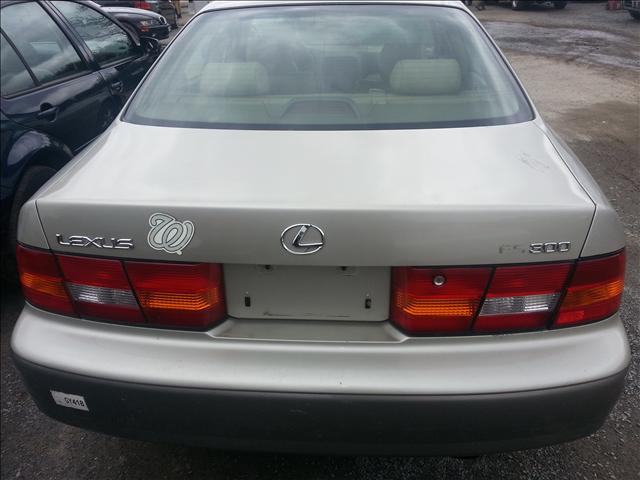 Lexus ES 300 1997 photo 3