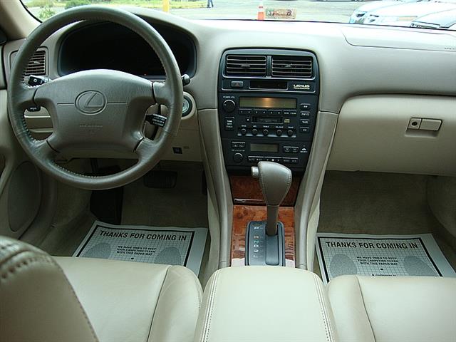 Lexus ES 300 1997 photo 4