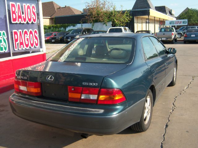 Lexus ES 300 1997 photo 1