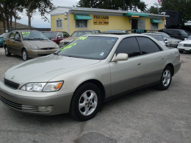 Lexus ES 300 1997 photo 1