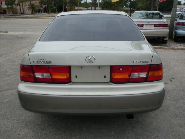 Lexus ES 300 1997 photo 3
