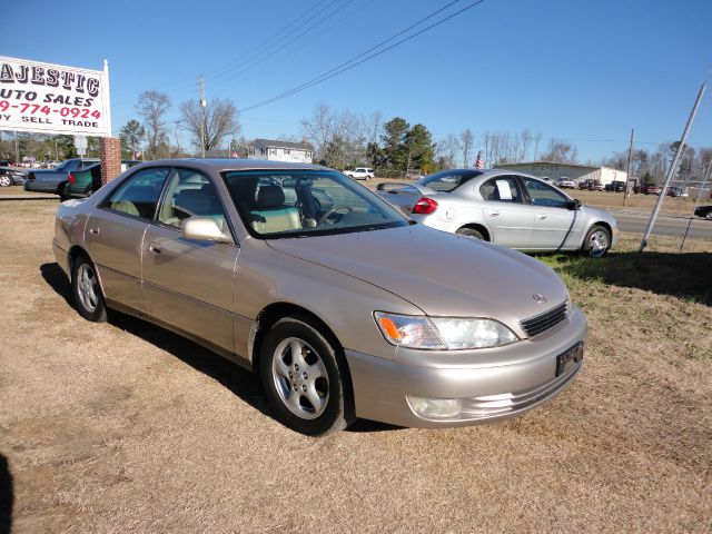 Lexus ES 300 1998 photo 1