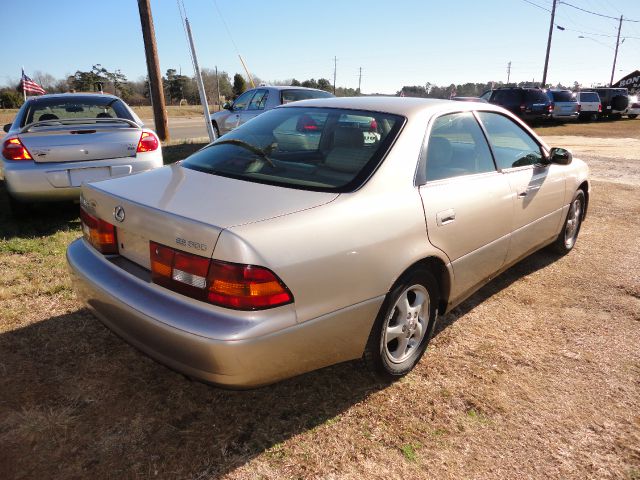 Lexus ES 300 1998 photo 2