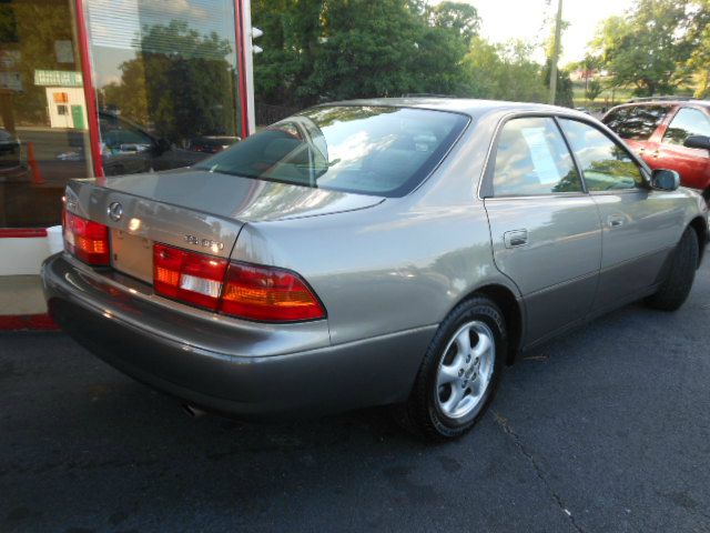 Lexus ES 300 1998 photo 10