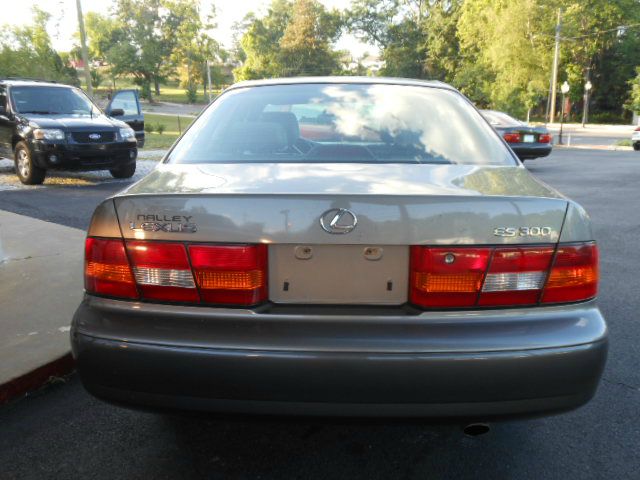 Lexus ES 300 1998 photo 2