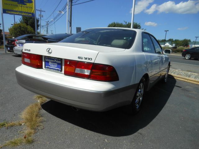 Lexus ES 300 1998 photo 2