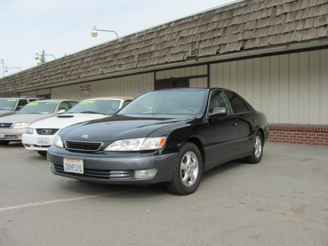 Lexus ES 300 1998 photo 2