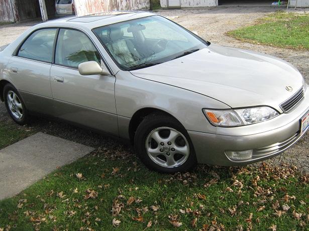 Lexus ES 300 1998 photo 2