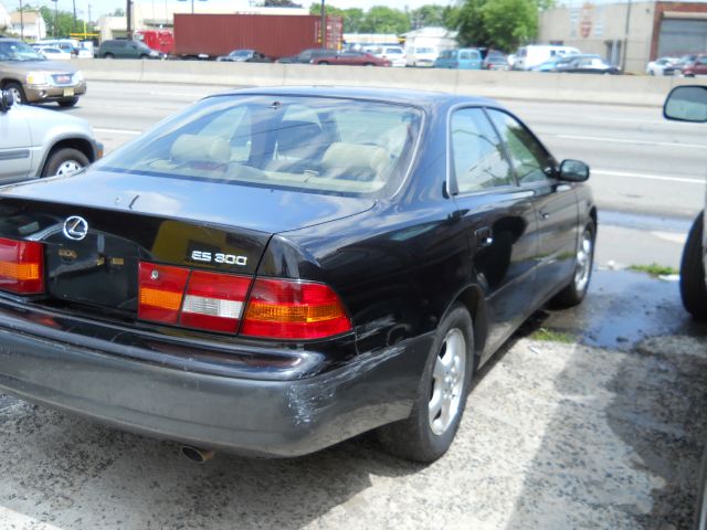 Lexus ES 300 1998 photo 1