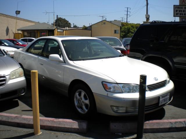 Lexus ES 300 Unknown Sedan