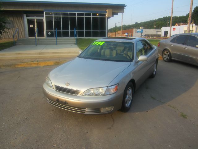 Lexus ES 300 1998 photo 2