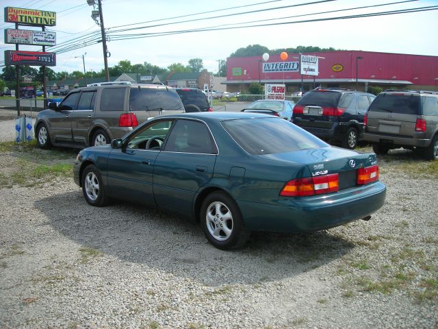 Lexus ES 300 1998 photo 1