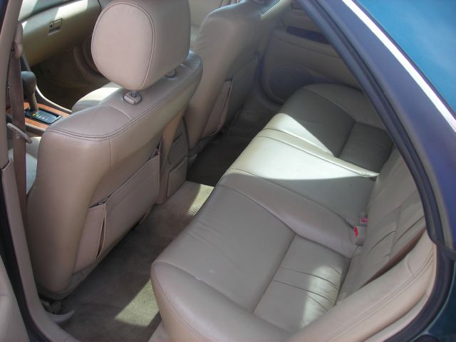 Lexus ES 300 1998 photo 3
