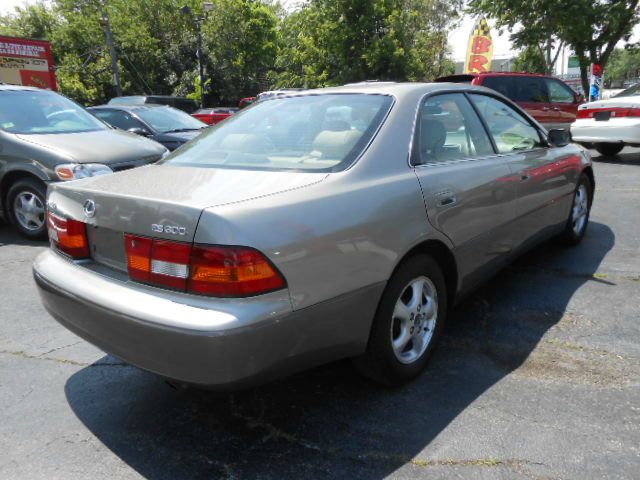 Lexus ES 300 1999 photo 1