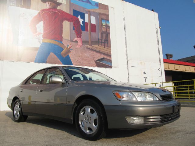 Lexus ES 300 1999 photo 2